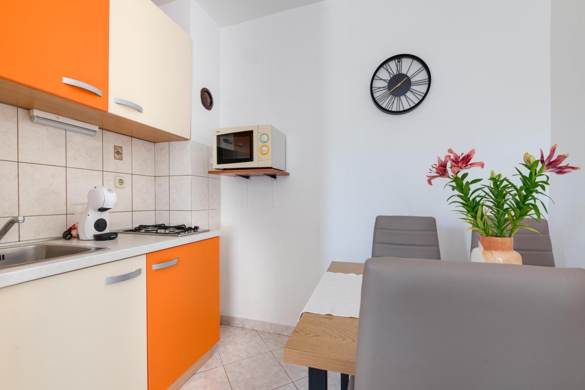 Villa Livia With Three Nice Apartments, Swimming Pool, Childrens Playground, Barbecue And Free Parking Ližnjan Buitenkant foto