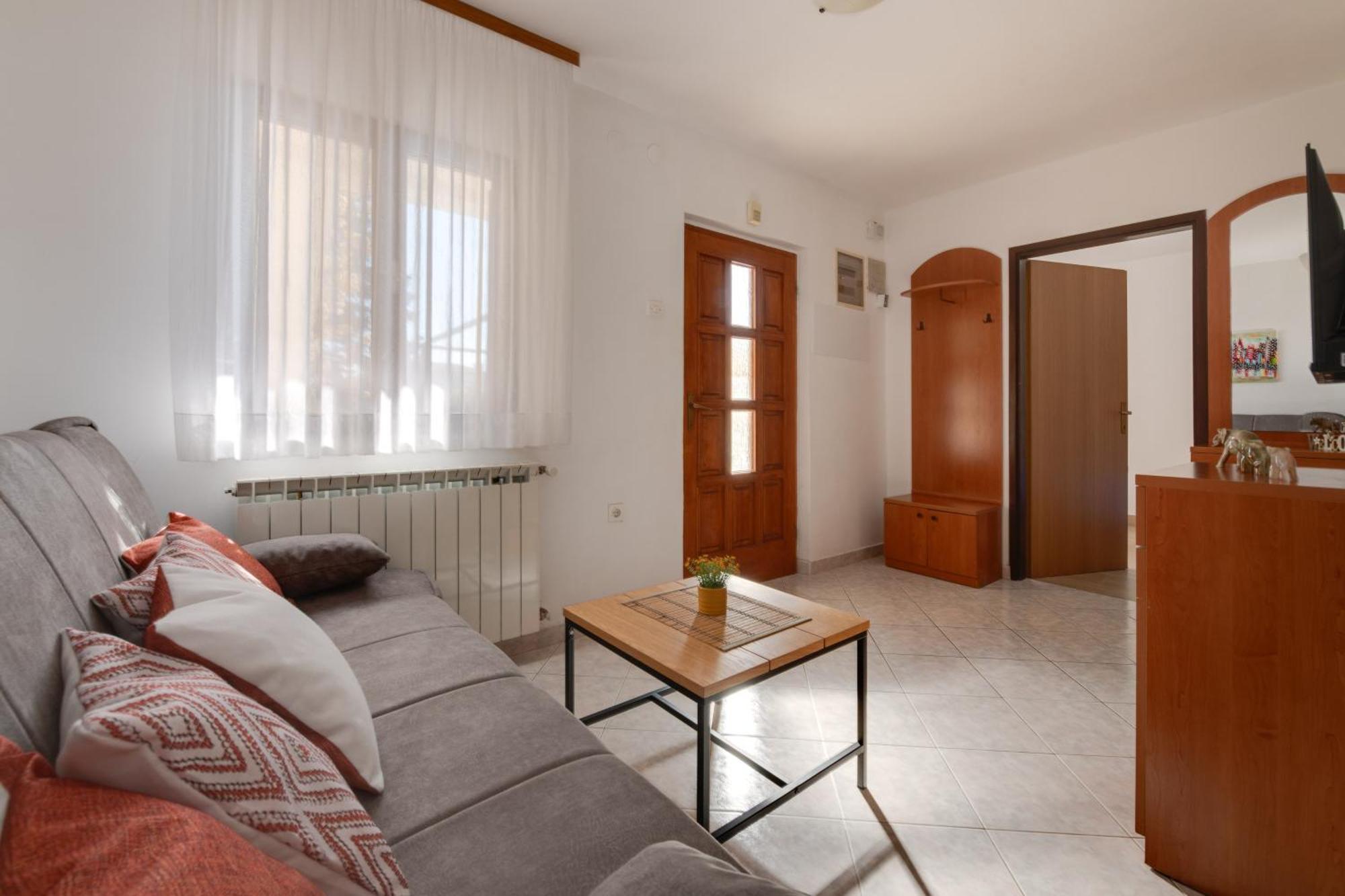 Villa Livia With Three Nice Apartments, Swimming Pool, Childrens Playground, Barbecue And Free Parking Ližnjan Buitenkant foto